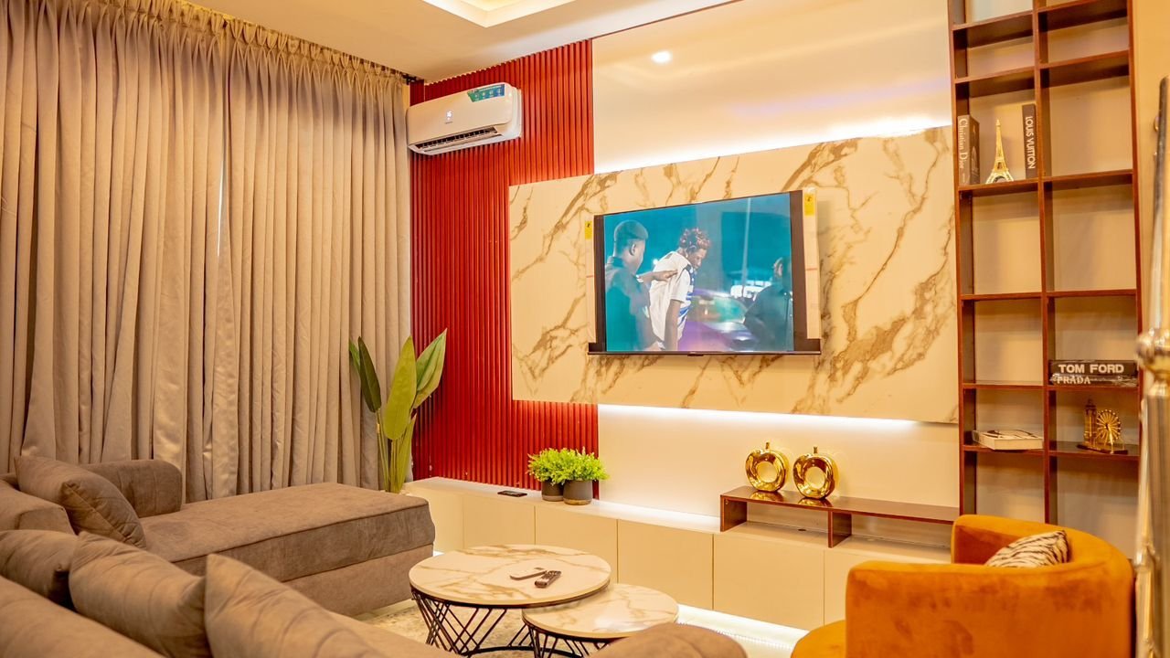 Short & Long Stay Apartment - Image 3