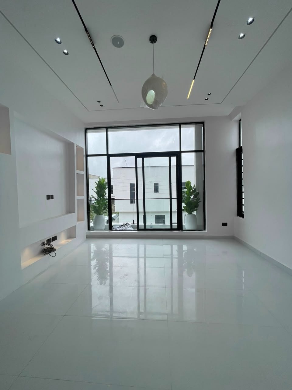 4 Bedrooms Detached Duplex with BQ - Image 2