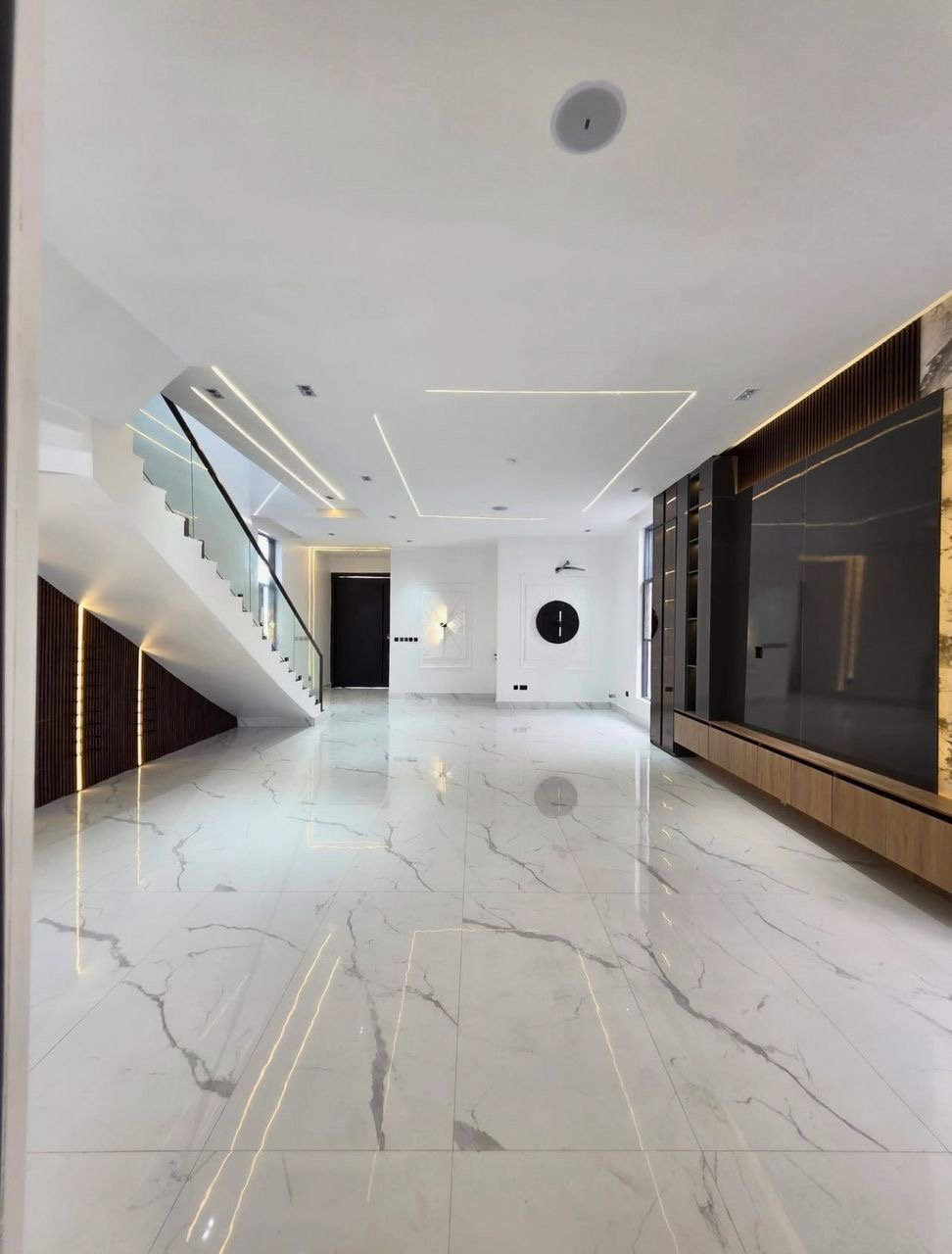 5 Bedroom Fully Detached Duplex With BQ, Private Cinema & Swimming Pool. - Image 4