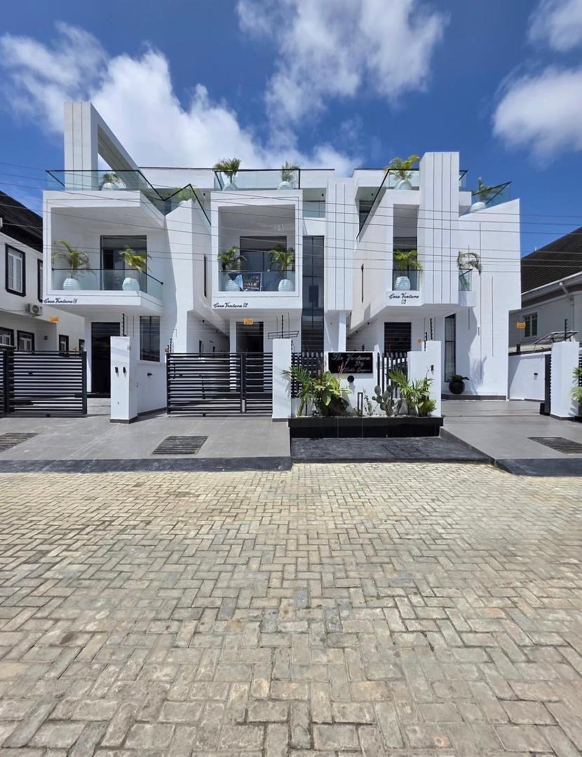 5 Bedroom Fully Detached Duplex With Bq