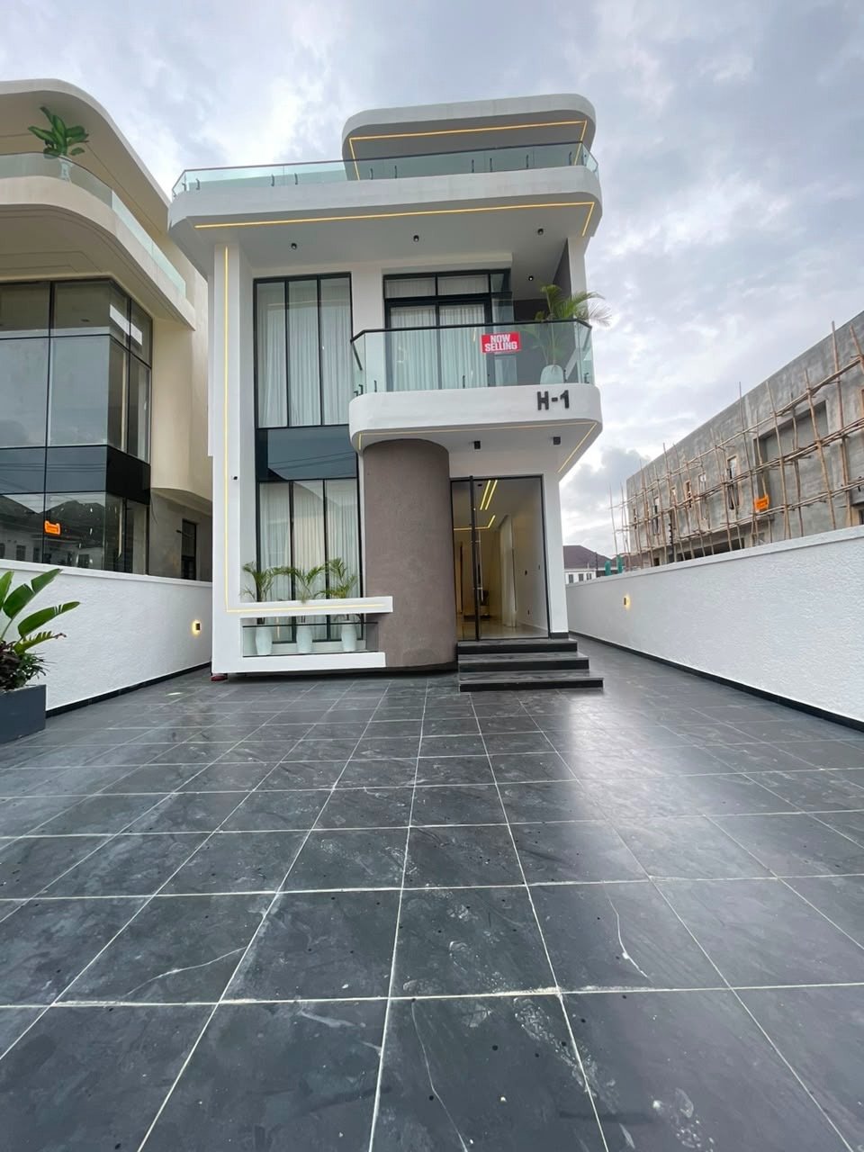 5 Bedroom Fully Detached Duplex With Bq And Swimming Pool