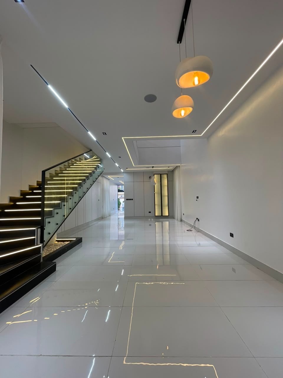 5 Bedroom Fully Detached Duplex With Bq And Swimming Pool - Image 3
