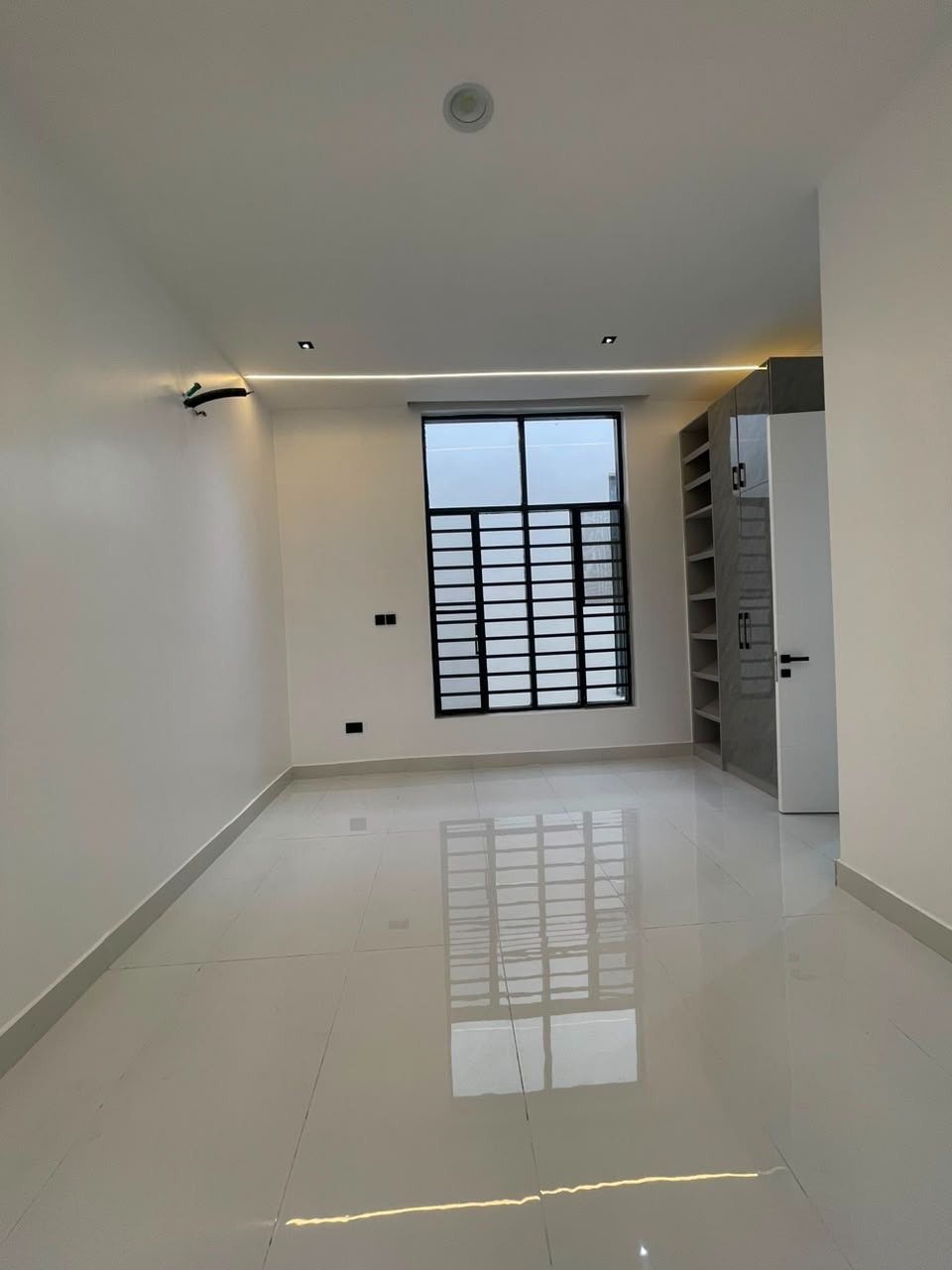5 Bedroom Fully Detached Duplex With Bq And Swimming Pool - Image 8