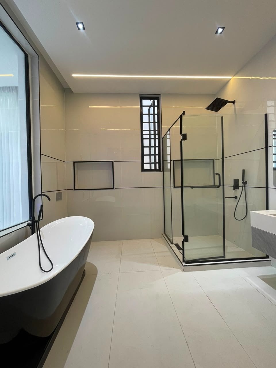5 Bedroom Fully Detached Duplex With Bq And Swimming Pool - Image 14